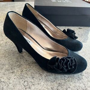 Steve Madden Black Suede Ruffle Heel Pump